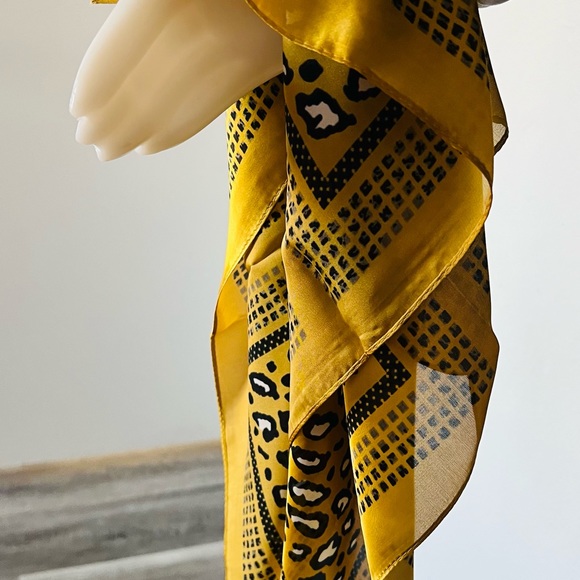 Large Animal Print Scarf - Picture 2 of 2